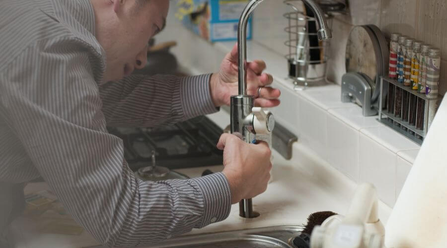 Professional expert plumbing services in Warren, IL